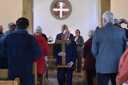 Kirchengemeinde Gleidorf verabschiedet sich von Auferstehungskirche